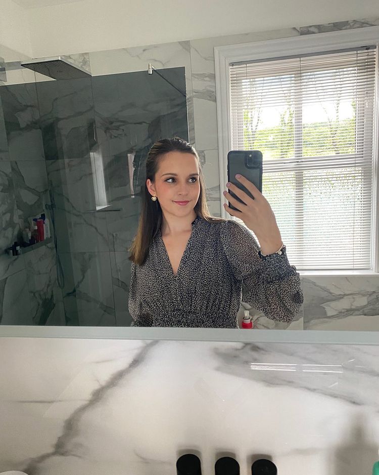 Coronation Street’s Elle Mulvaney looks totally different to her alter-ego Amy Barlow in glam selfie