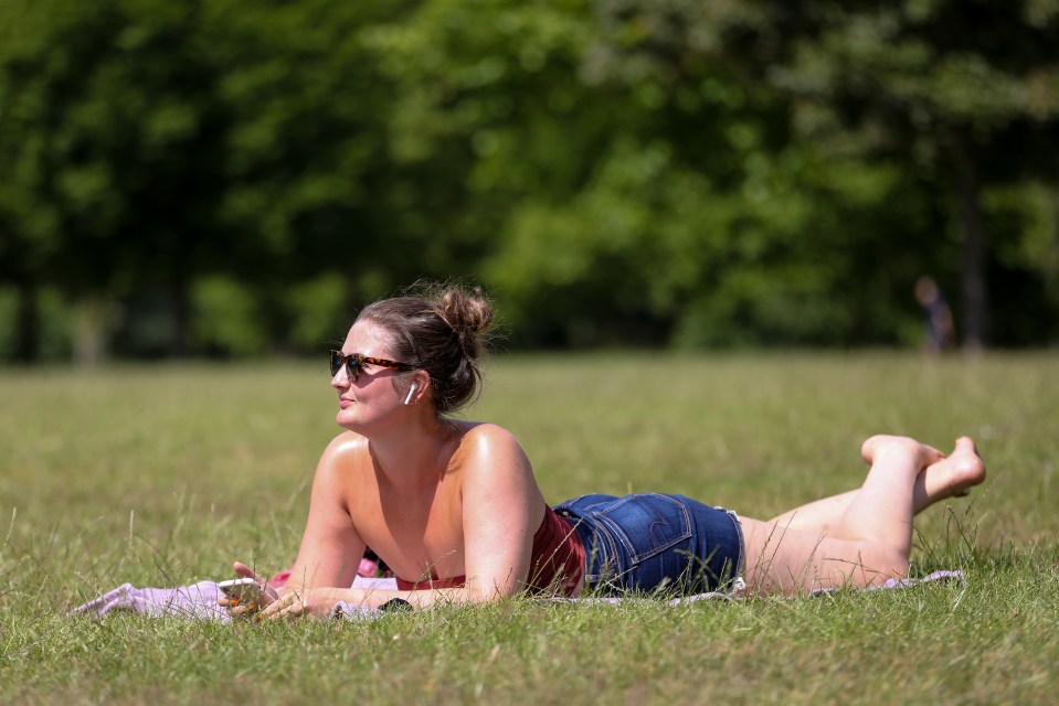 Brits flocked to soak up some rays in Finsbury Park today