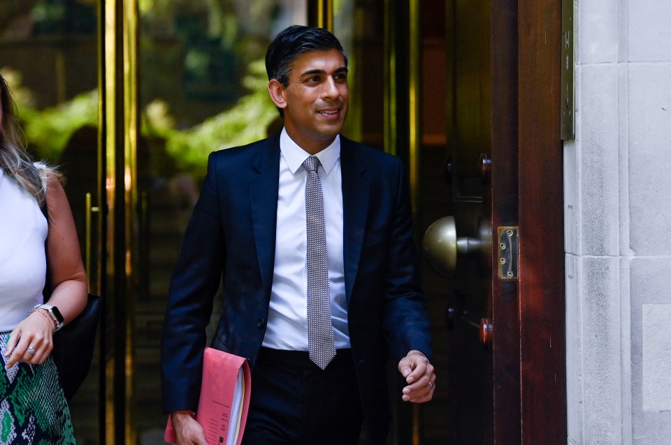 Rishi Sunak heads to vote in the second ballot