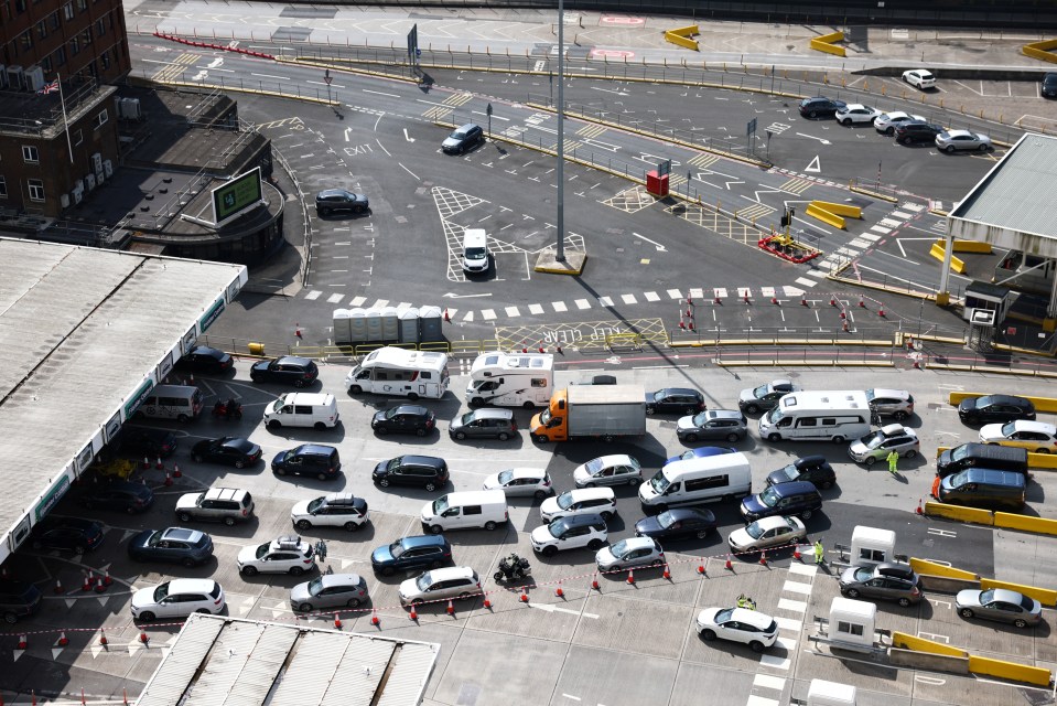 Massive staffing problems at the French border and a serious accident on the M20 led to queues of up to 21 hours