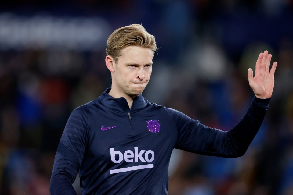 Barcelona midfielder Frenkie de Jong has been linked with a switch to Chelsea