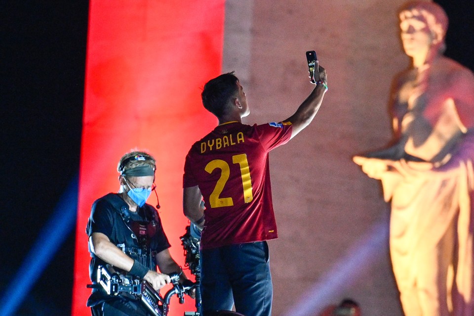 The Argentine took selfies with the mass of fans who cheered his introduction