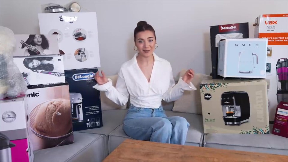 YouTube star Roxxsaurus took to the social media platform to show off her John Lewis returns pallet