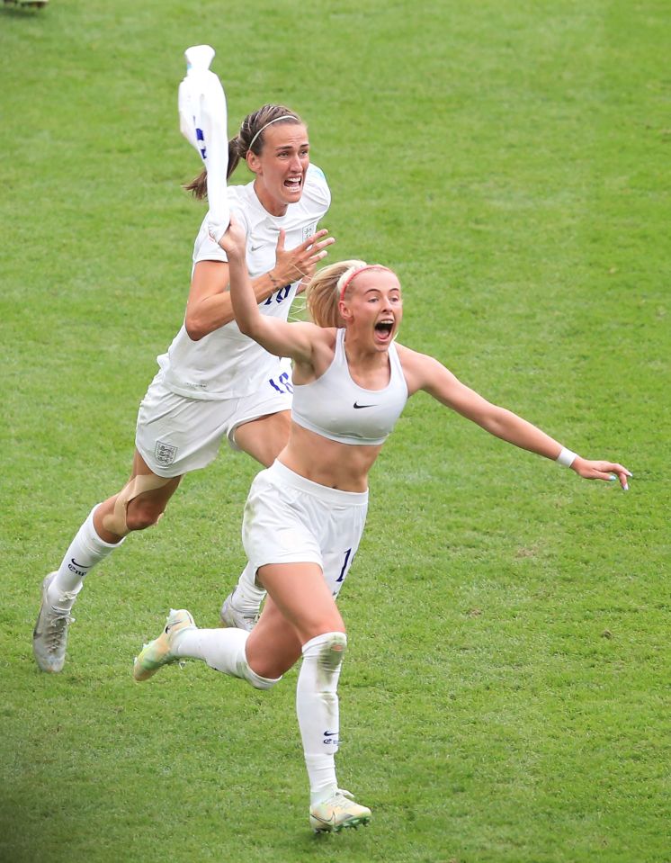 Kelly produced one of the most iconic celebrations ever as she swung her shirt above her head