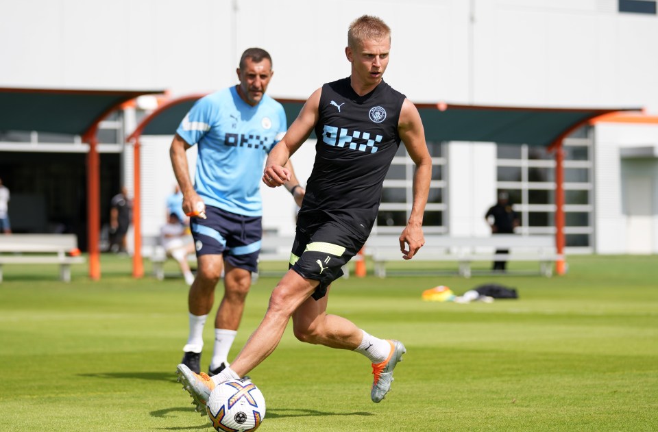 Oleksandr Zinchenko looks set to seal a move to Arsenal after saying his goodbyes to Man City team-mates