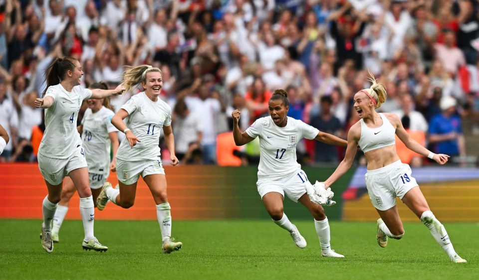 Kelly's strike sent Wembley wild as England won Euro 2022