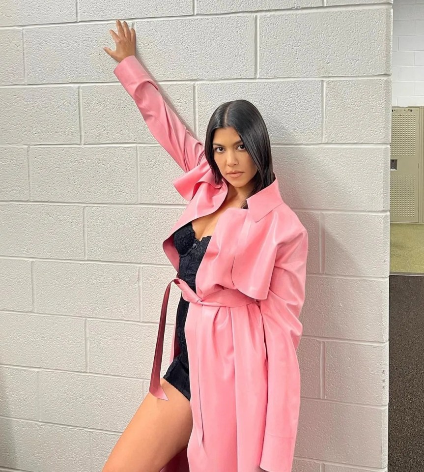 Kourtney Kardashian has been posing in a gents’ lav