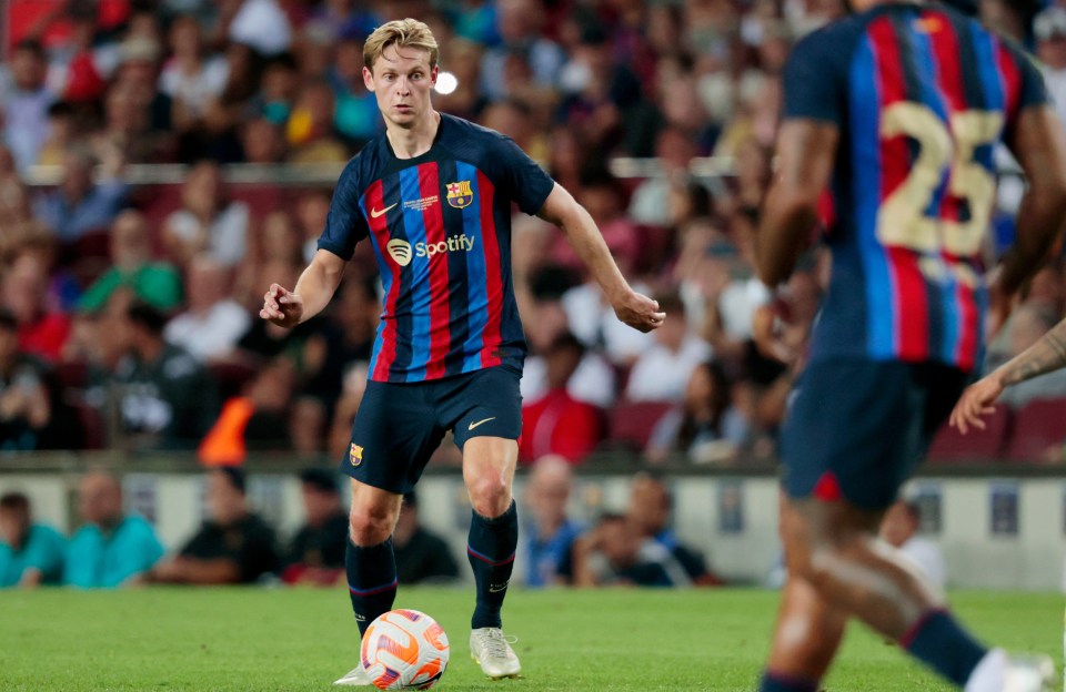 De Jong's ongoing battle with Barcelona is continuing to rumble on