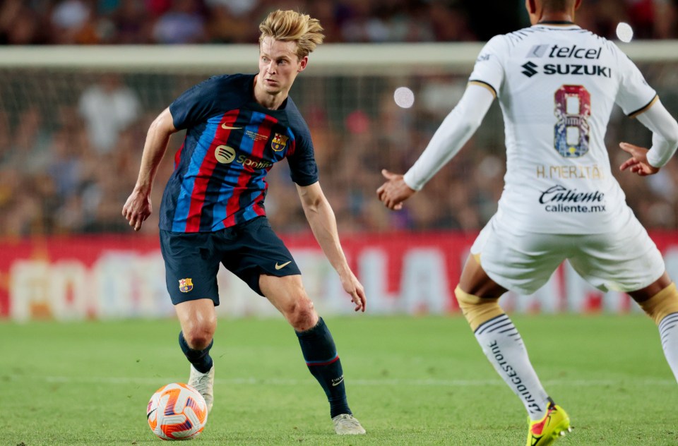 Barcelona and Chelsea are in advanced negotiations over midfielder Frenkie de Jong