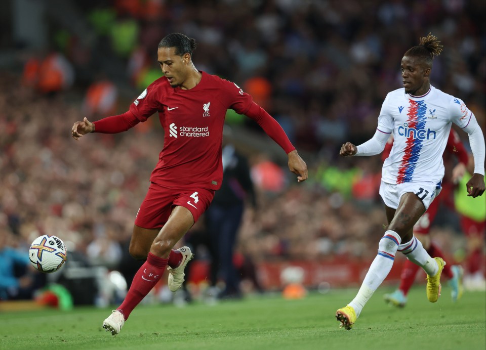 Virgil van Dijk of Liverpool shuts down Palace winger Wilfried Zaha in their 1-1 draw