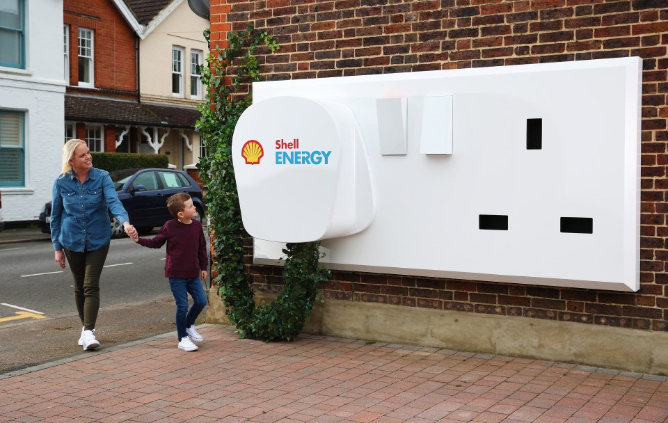 Shell Energy will also pay a further £400,000 out to its customers.