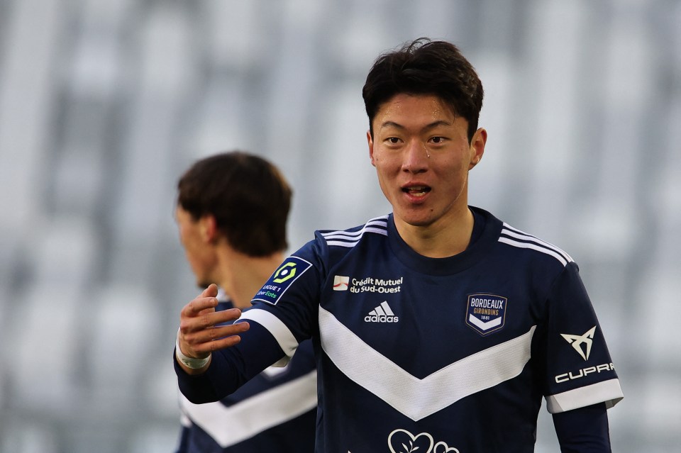 Nottingham Forest sign Hwang Ui-jo on a £4 million deal from Bordeaux