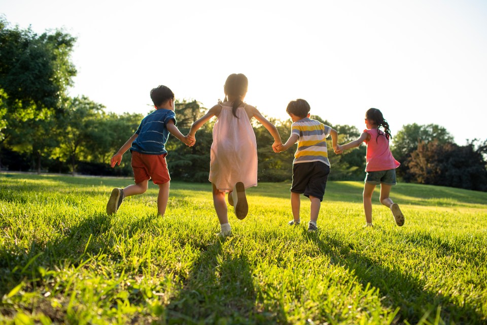 Medics have warned that parents need to make sure children are hydrated during periods of hot weather