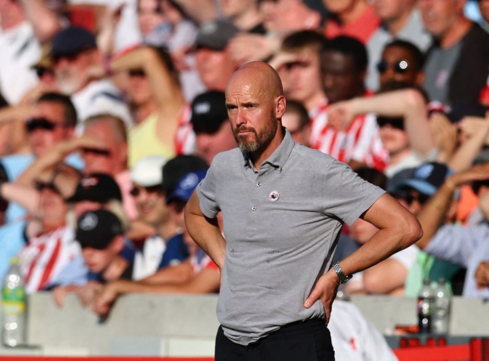 Ten Hag is keen to try and sign De Jong before the end of the window