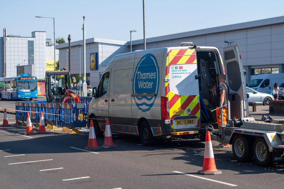 Thames Water carry out pipe repairs in Slough