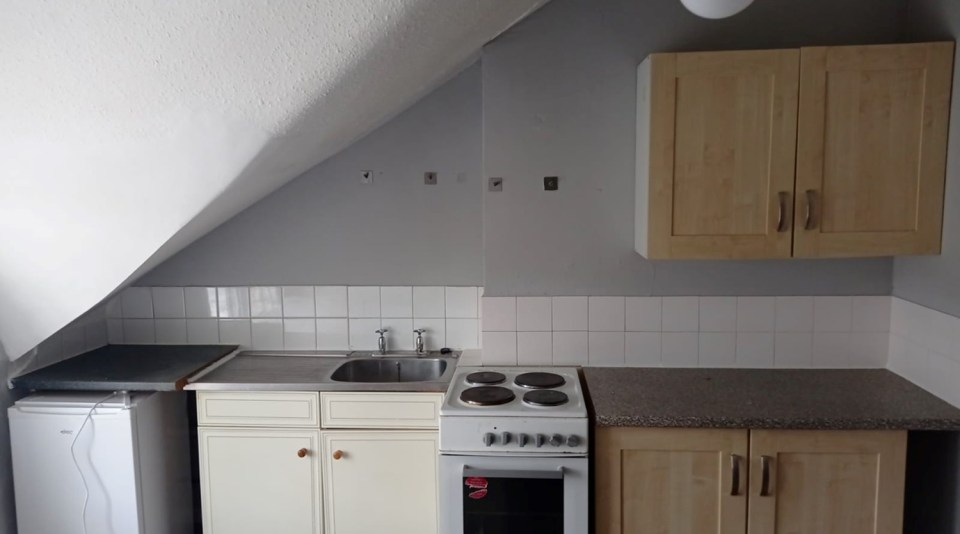 The landlord's post on OpenRent says viewing is 'highly recommended'