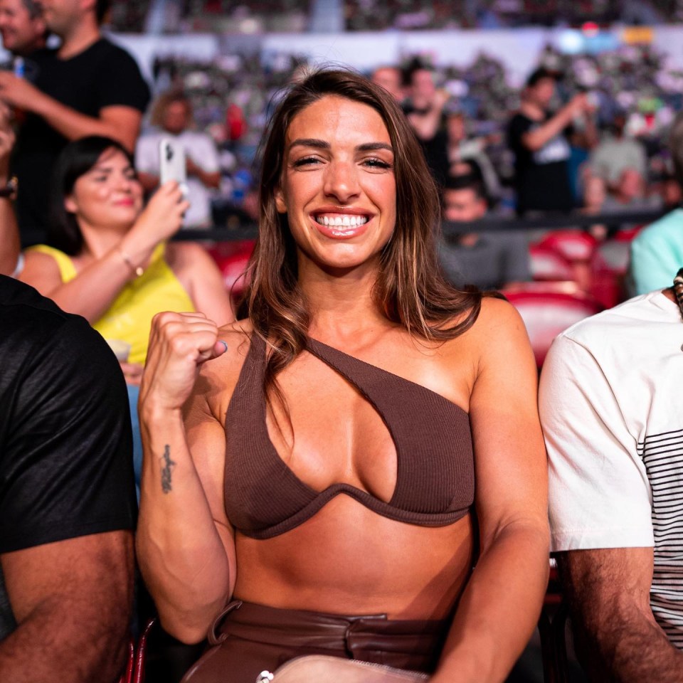 Mackenzie Dern made a popular octagon-side appearance