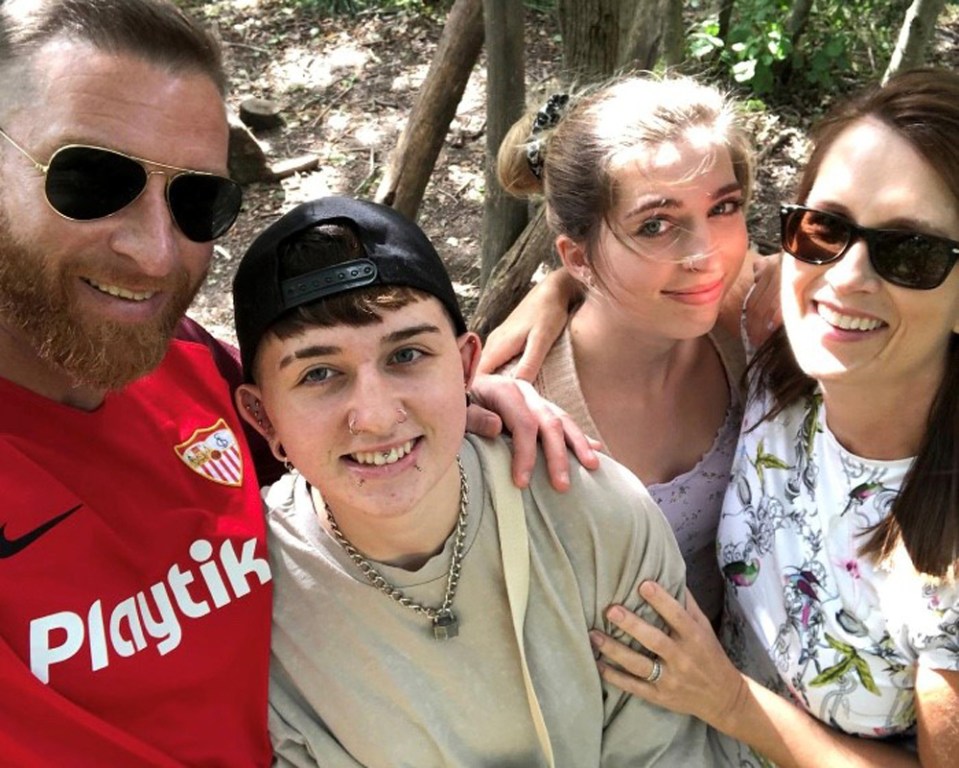 Sophie Anderson with her dad, Simon Anderson, mum, Elizabeth Anderson, and sibling, Ash Anderson, 22