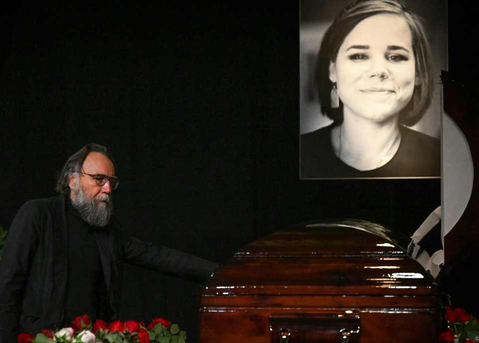 Dugin at the funeral of his daughter Darya