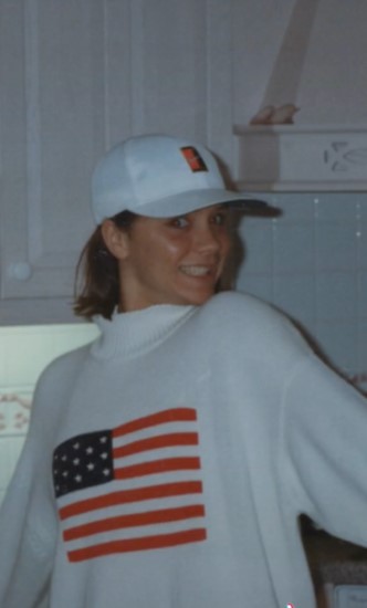 Victoria looked fresh faced as she modelled a jersey featuring the American flag