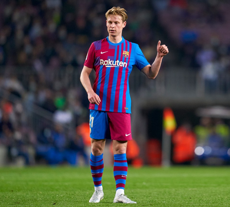 De Jong has been offered to Chelsea