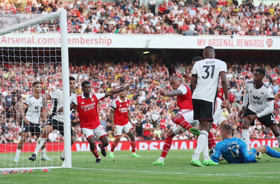 Gabriel scored a late winner to keep Arsenal top of the Premier League table