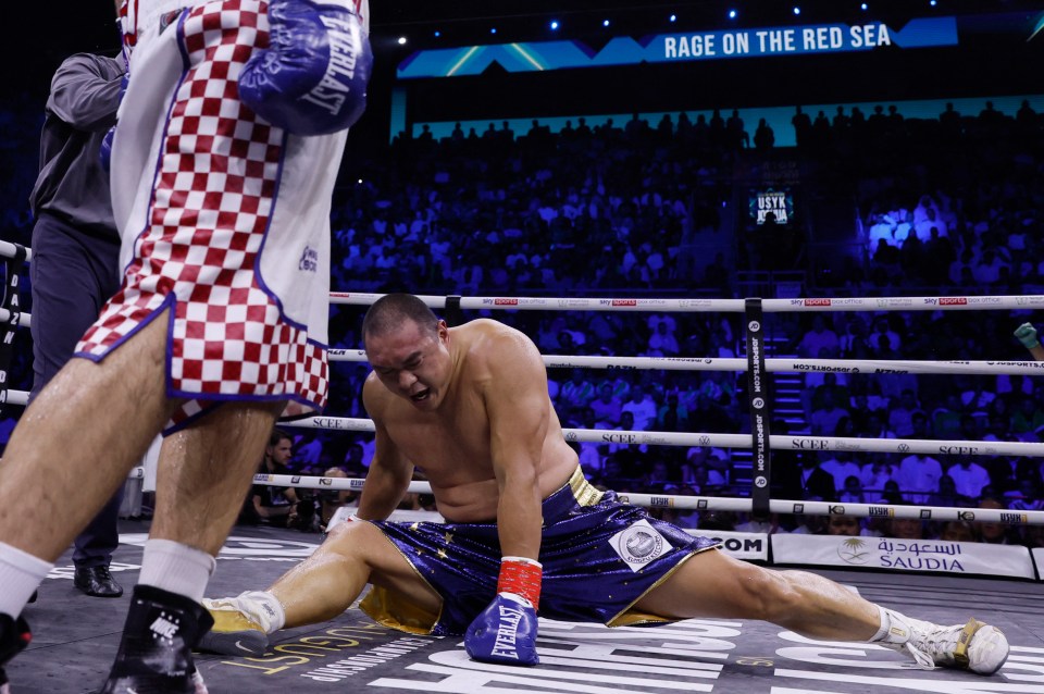 Zhilei Zhang slipped on the canvas during his clash with Filip Hrgovic