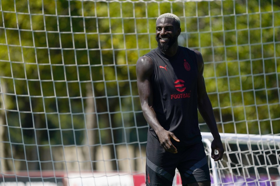 Tiemoue Bakayoko hopes to terminate his Milan and Chelsea deals to join Newcastle