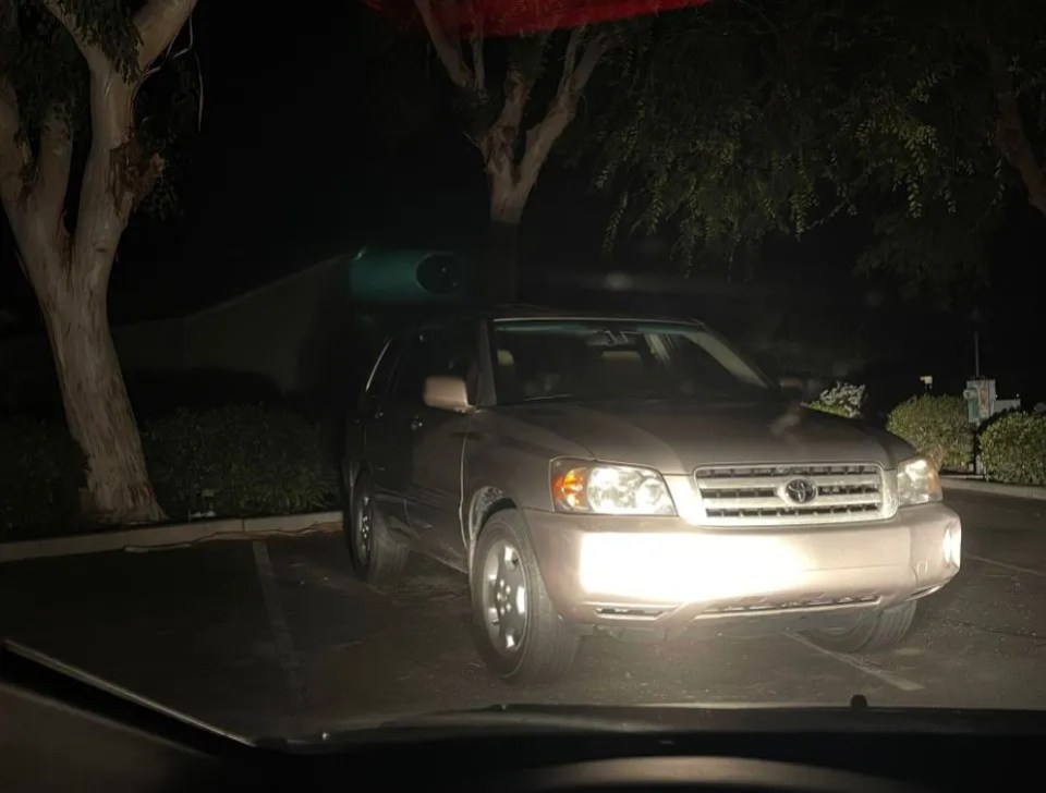 The Reddit shared a picture of the Hyundai parked across two different parking spaces