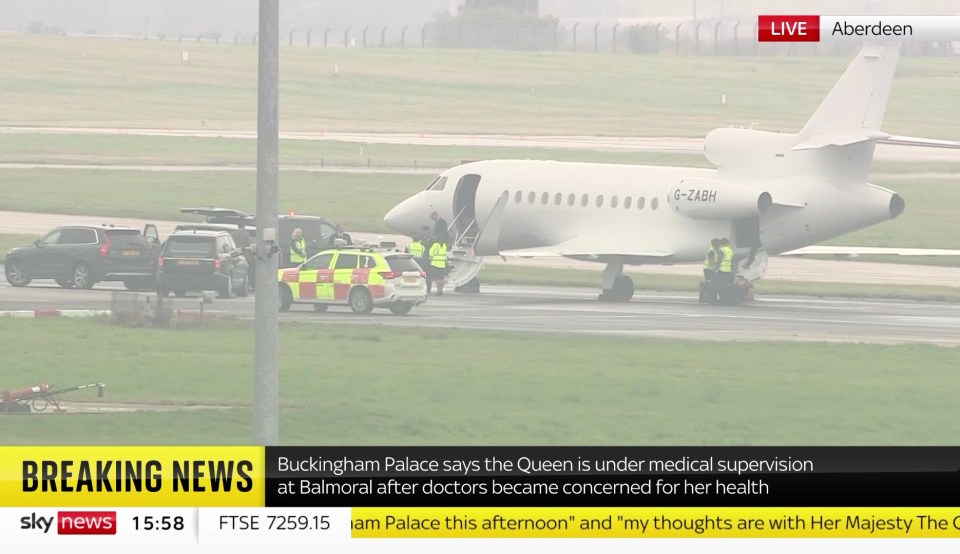 A plane carrying Prince William, Prince Andrew, Sophie Wessex and Prince Edward has landed in Scotland