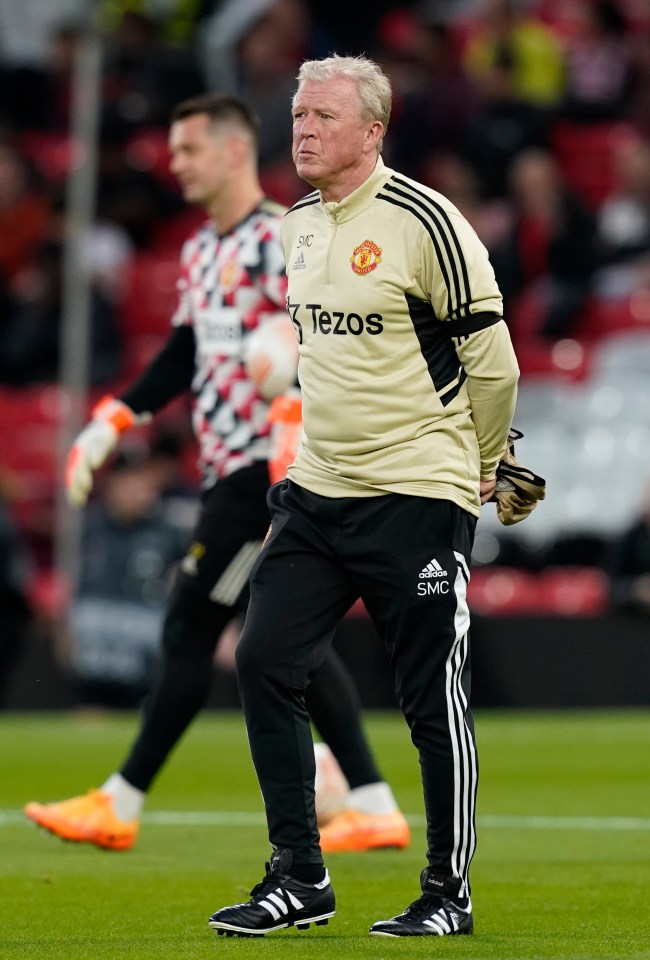 Man Utd's players and staff wore black armbands in memory of the Queen