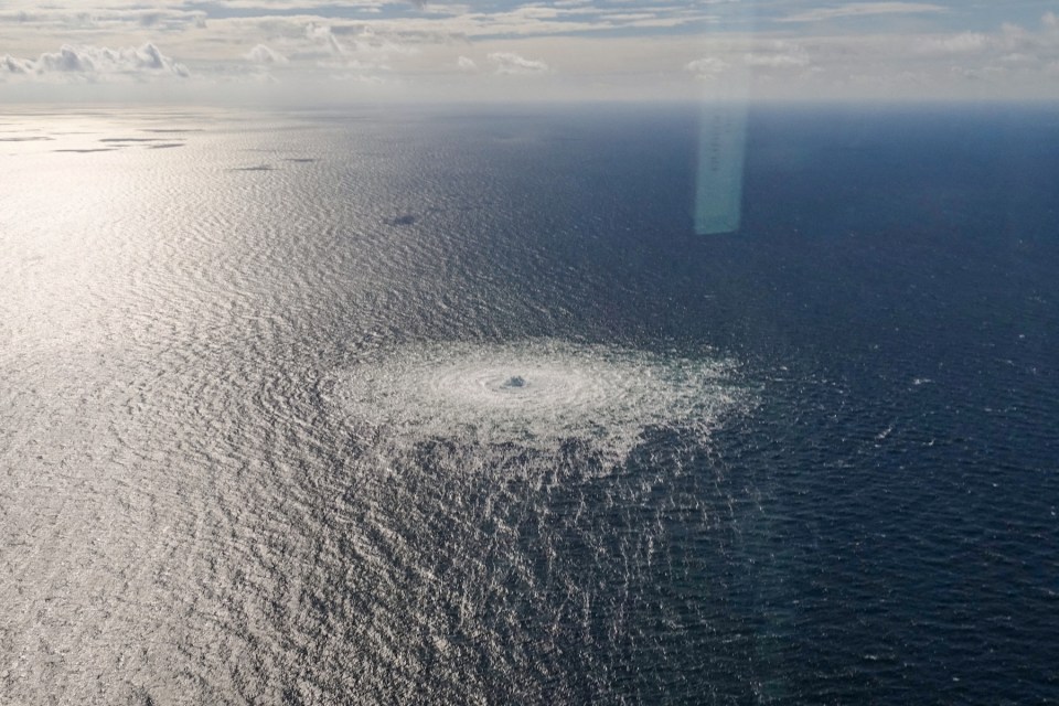 Gas leak at Nord Stream 2 as seen from the Danish F-16 interceptor