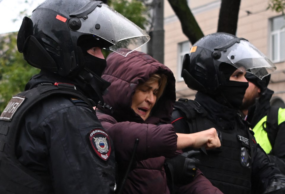 Anti-mobilation protests were held in Moscow