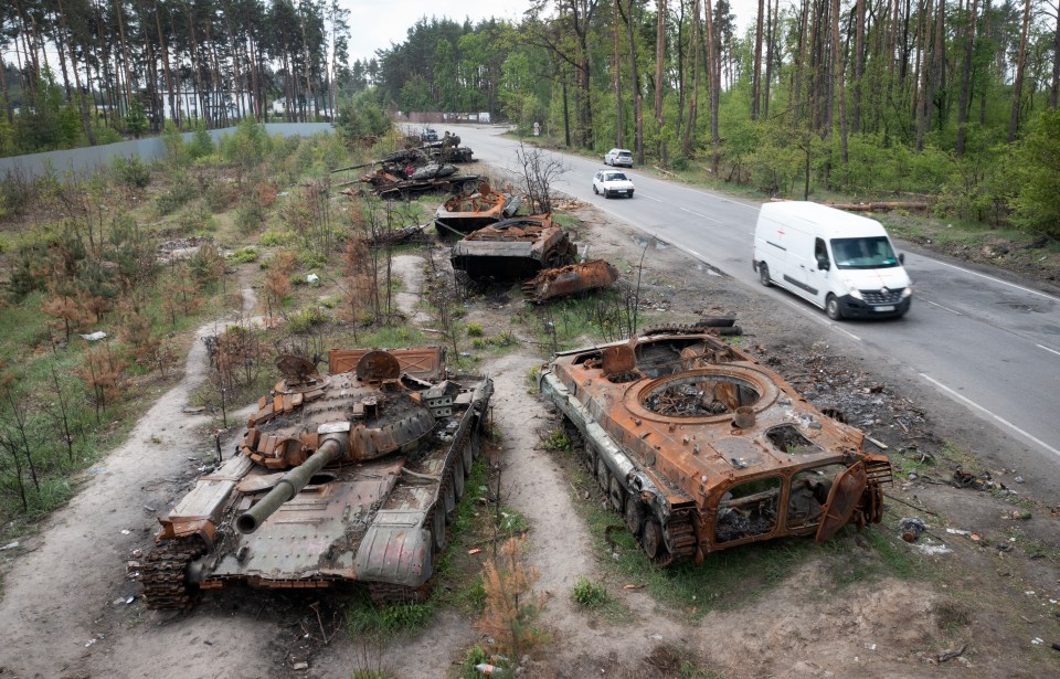 Russia continues to suffer losses in Ukraine, further stretching its army