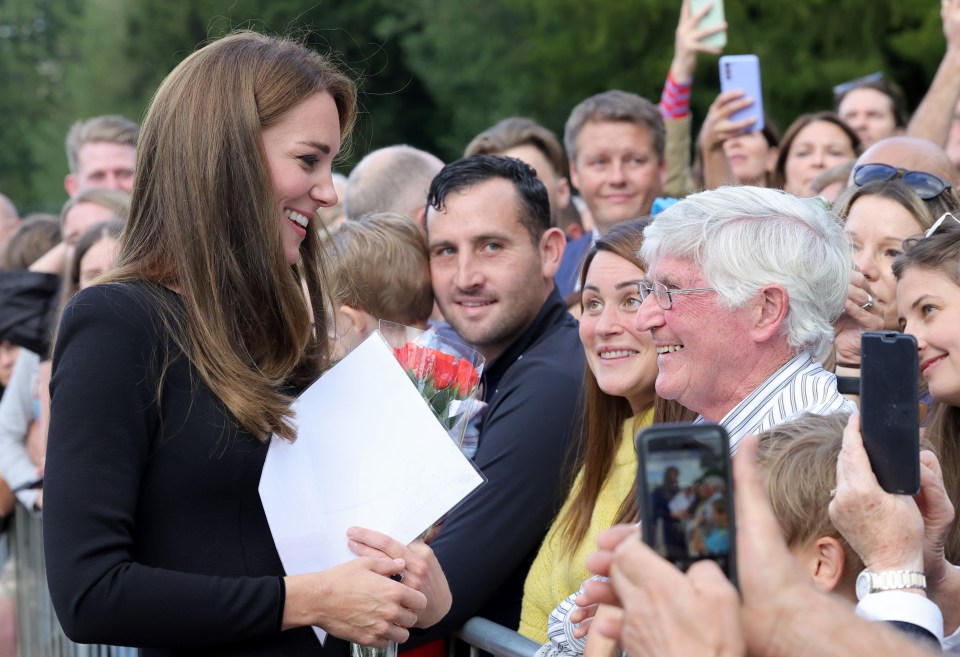 Kate greeting the  public