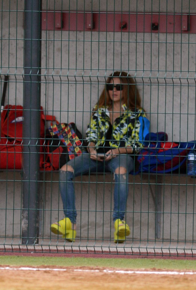 Shakira even took some time for herself as she sat in the dug-out