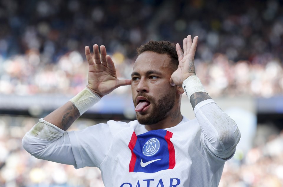 Neymar is a long-term transfer target of Chelsea