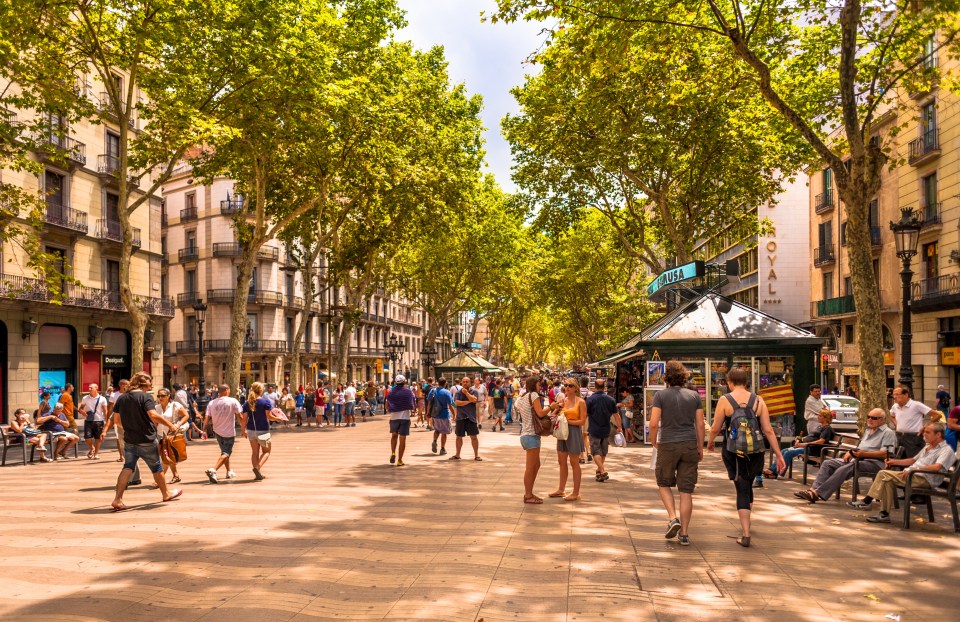 Enjoy super central tourist hotspot Las Ramblas