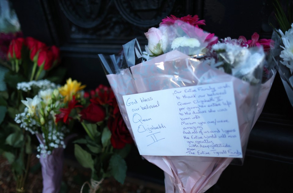 An emotional note left in memory of the Queen at the main gate of Sandringham