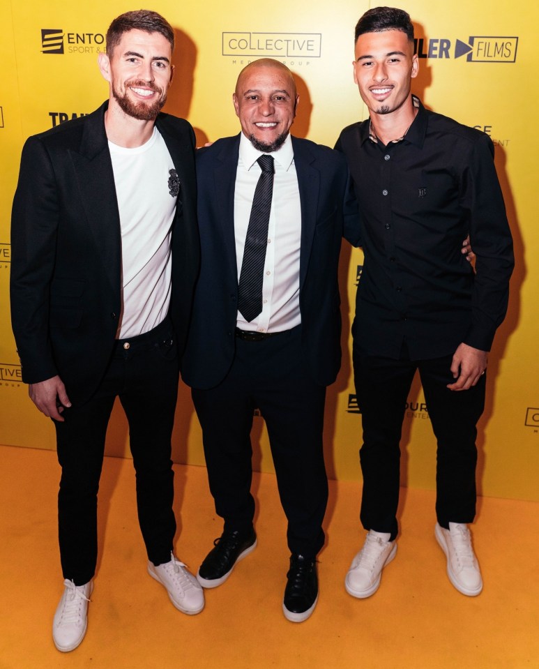 Jorginho was joined for a snap by Roberto Carlos and Gabriel Martinelli