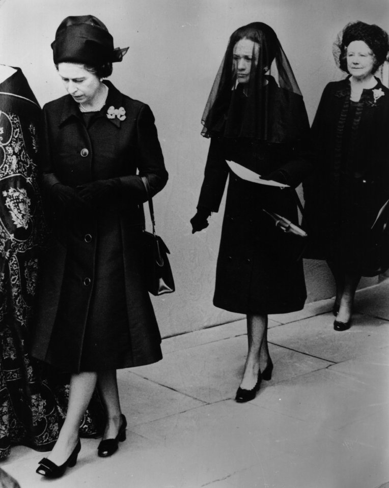 Queen Elizabeth and Queen Elizabeth The Queen Mother chose to wear hats for the funeral of Edward, Duke of Windsor, while his wife Wallis Simpson wore a chiffon veil