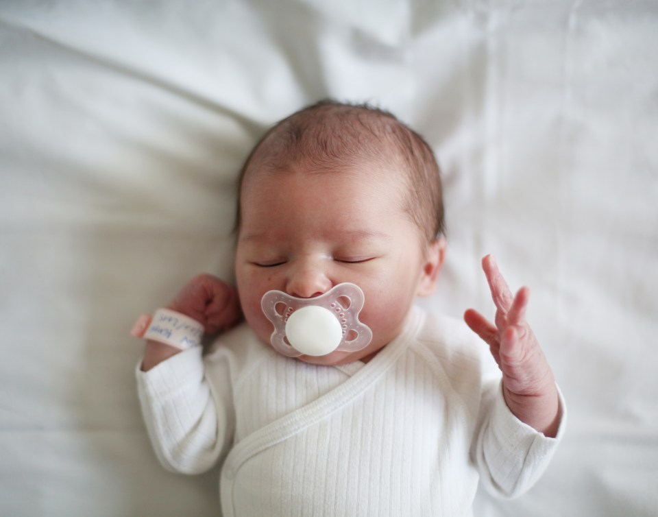 Babies must be carefully looked after in bed to reduce the risk of cot death