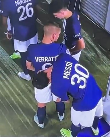 Lionel Messi bizarrely checked out Marco Verratti's shorts ahead of kick-off