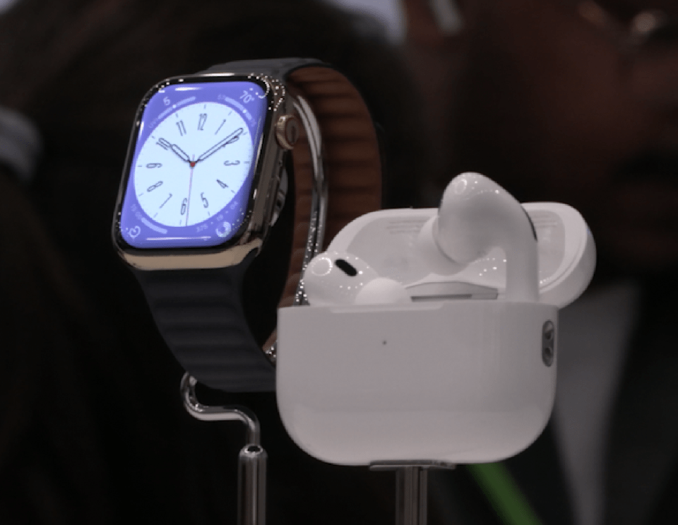 Here's what the new Apple AirPods look like