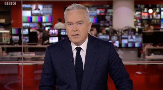 Huw Edwards made a pointed remark about the queue