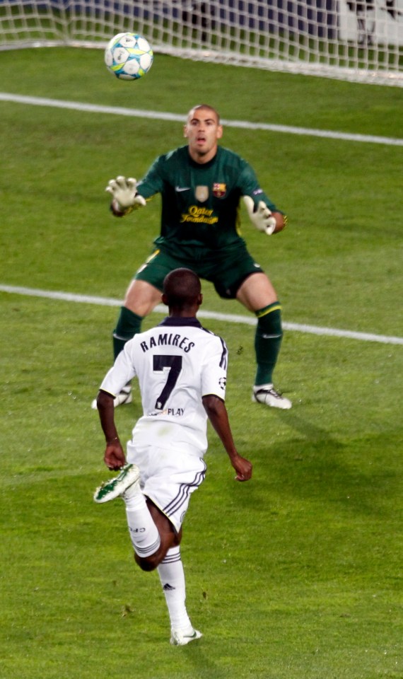 Ramires scores a brilliant chip against Barcelona in 2012