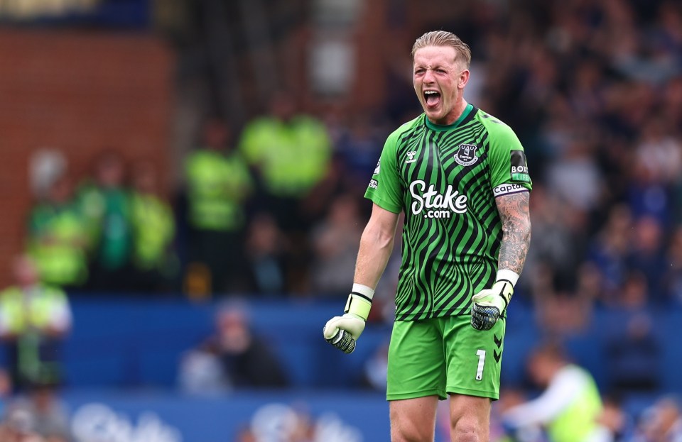 Jordan Pickford is set to be out for a month after picking up a thigh injury