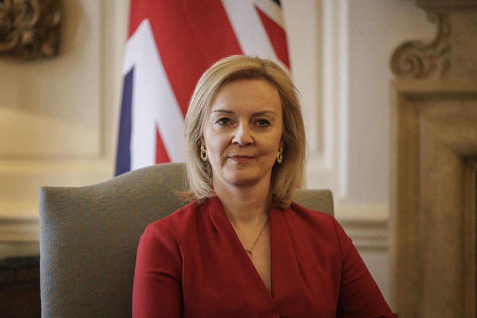 Liz Truss will lift the fracking ban within days of becoming PM