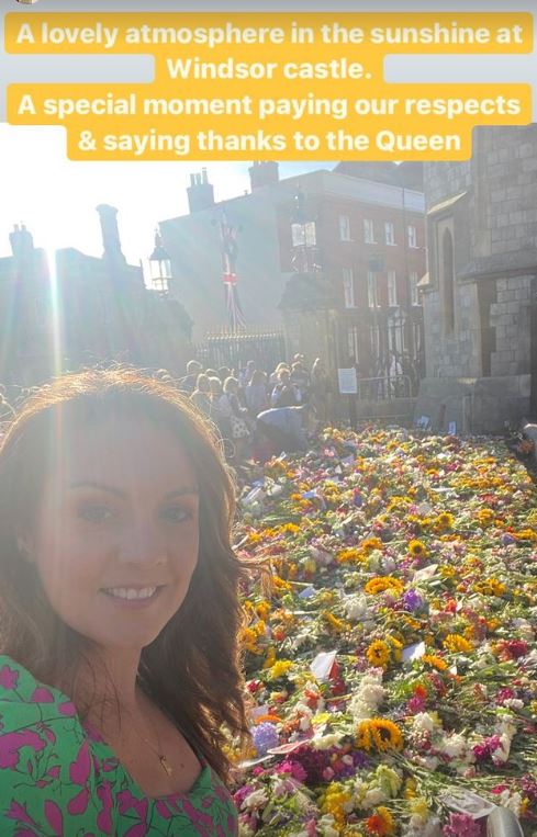 Laura, 40, captured the carpet of flowers left in tribute to Britain's longest-serving monarch