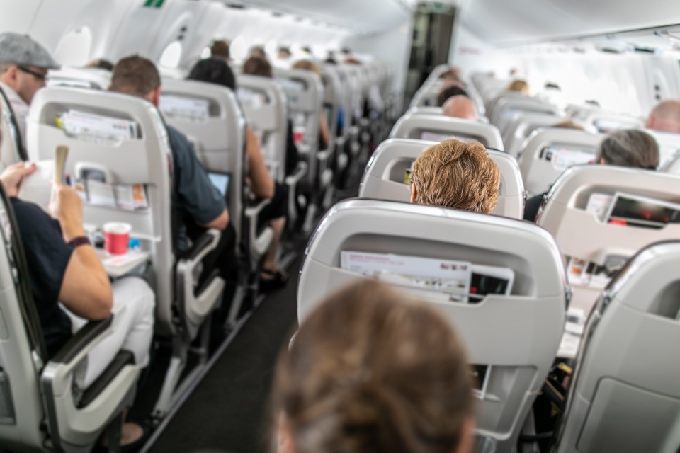 Flight attendants recommend sitting in the centre of the plane